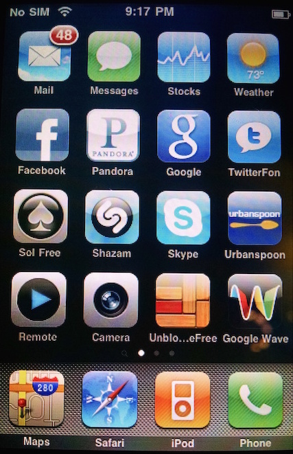 The homescreen of the iPhone 1